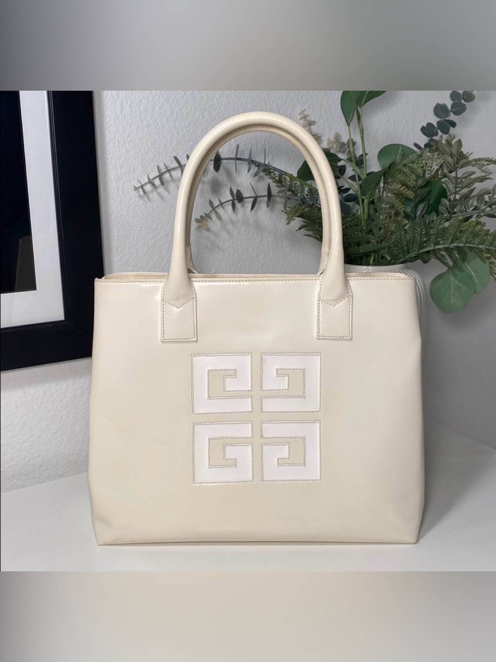 Vintage GIVENCHY Structured
High Gloss Leather Bag - Picture 12 of 15